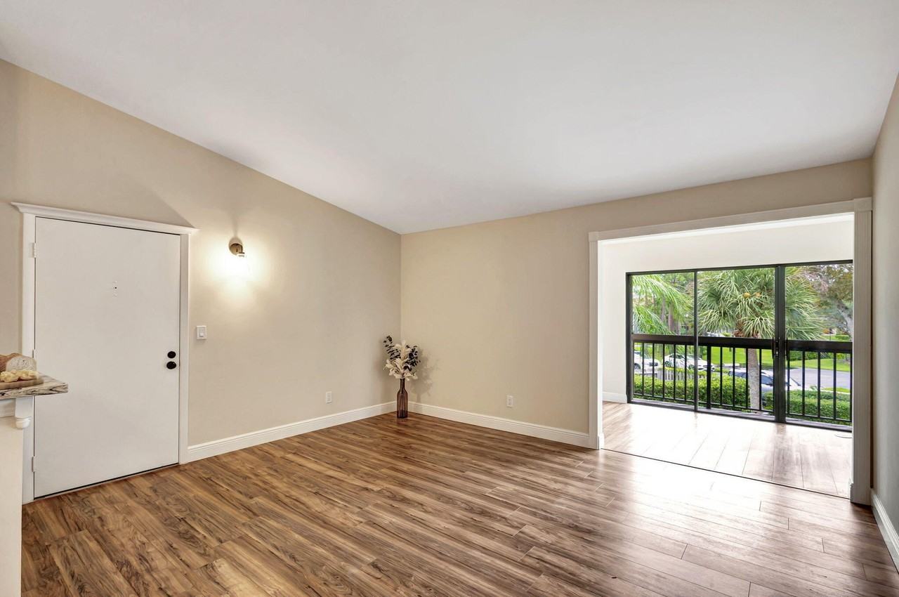 1109 Duncan Cir #201 - Photo 5 of 50