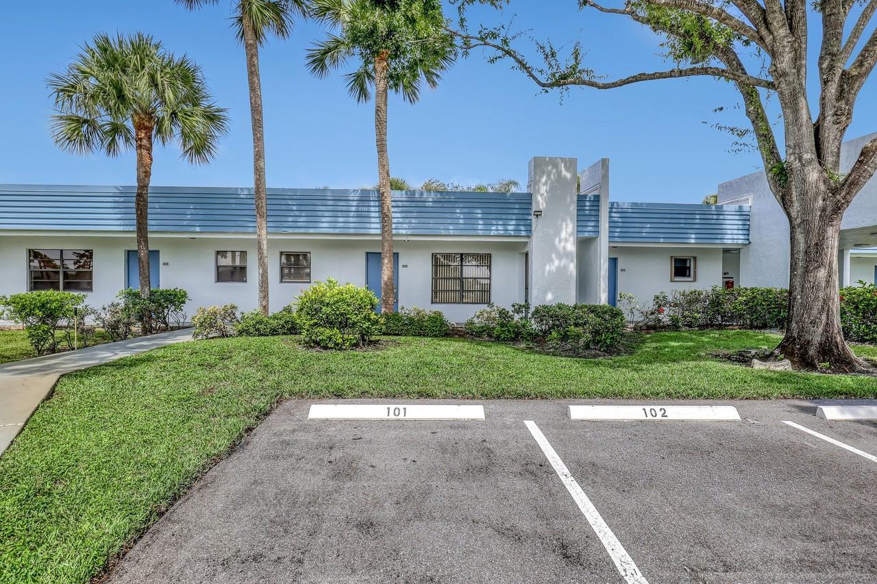 4575 Lucerne Lakes Blvd #103 - Photo 3 of 26
