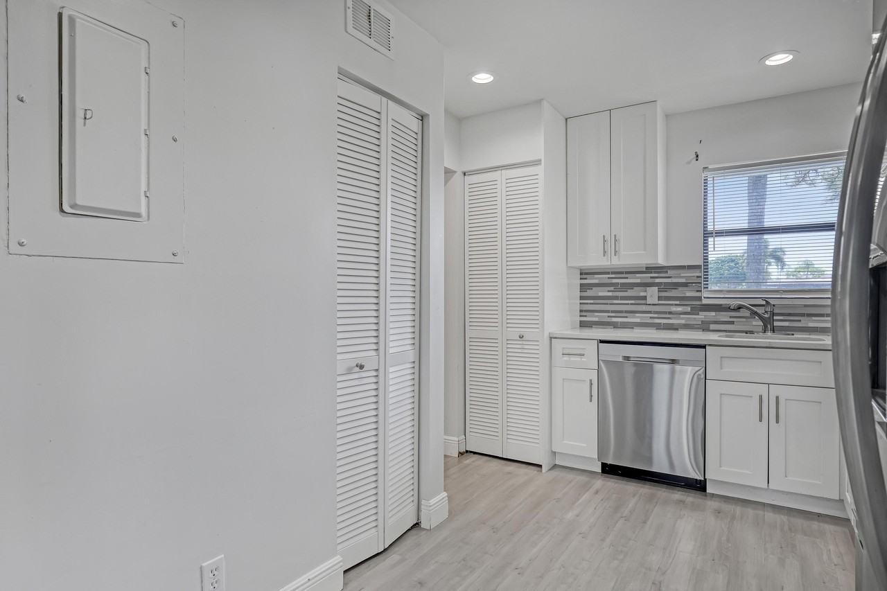 4575 Lucerne Lakes Blvd #103 - Photo 6 of 26