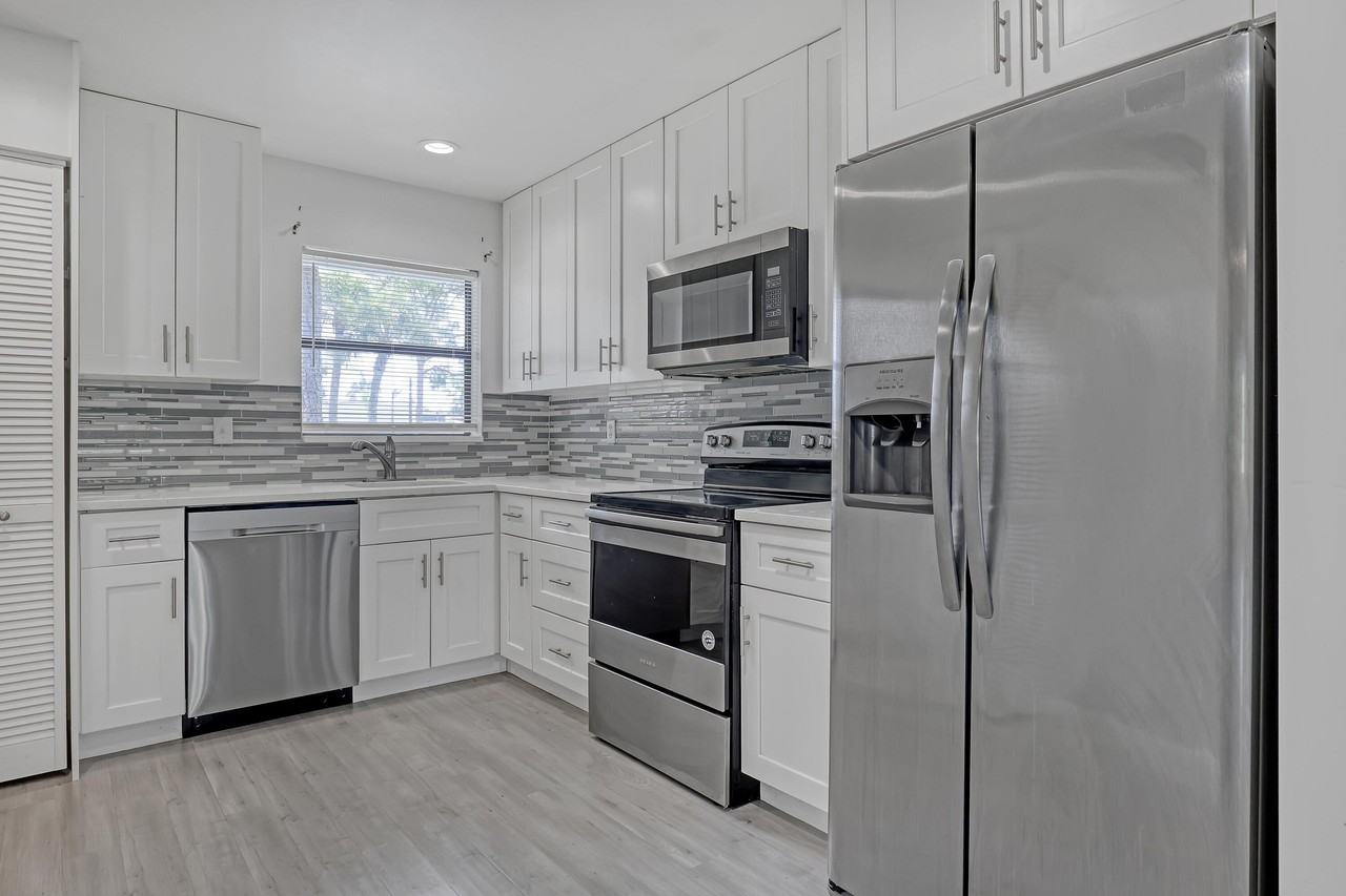 4575 Lucerne Lakes Blvd #103 - Photo 7 of 26