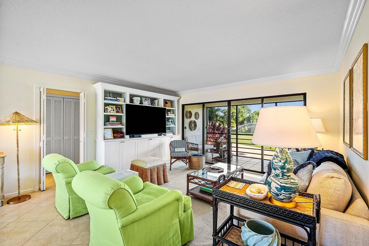 4595 Kittiwake Ct - Photo 3 of 48