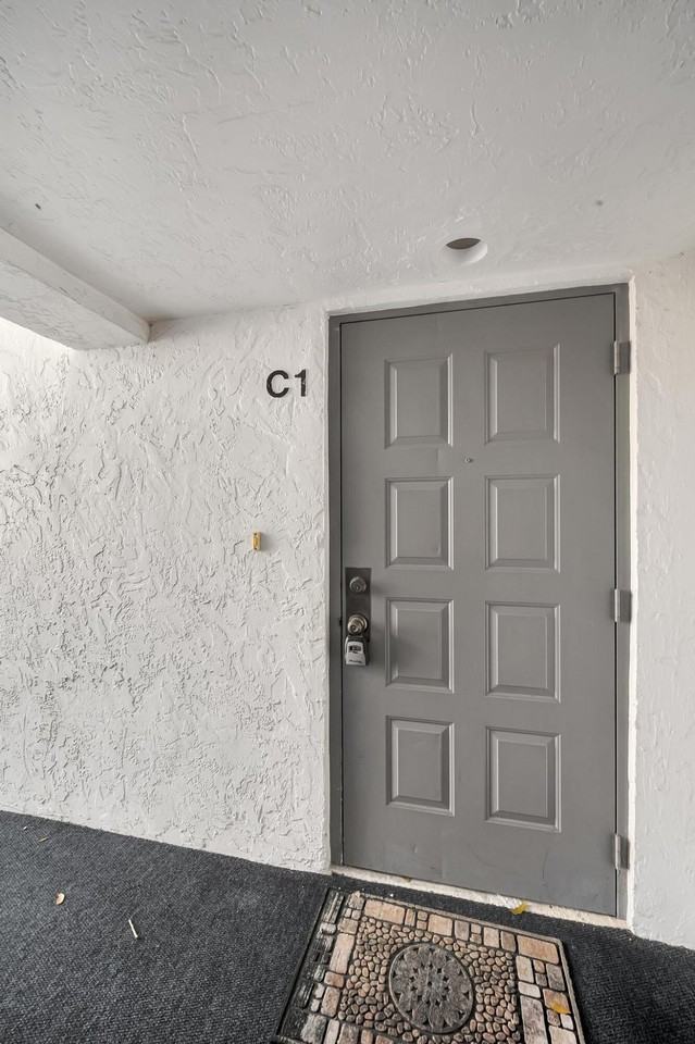 2506 Se Anchorage Cv #C1 - Photo 4 of 32