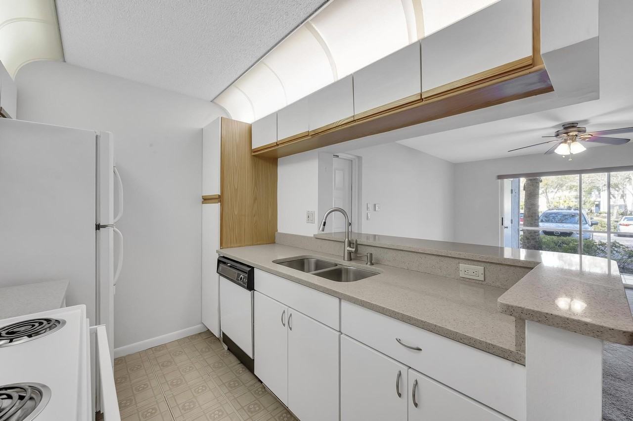 2506 Se Anchorage Cv #C1 - Photo 7 of 32