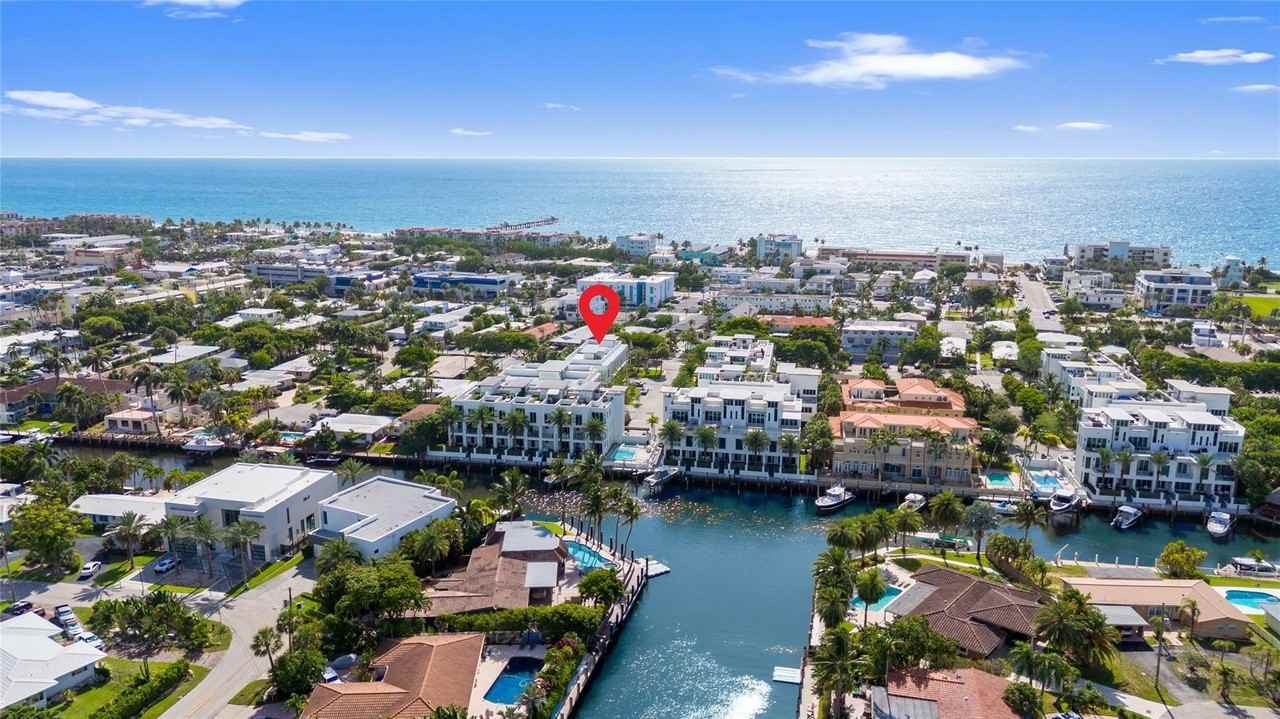 221 Shore Ct #221