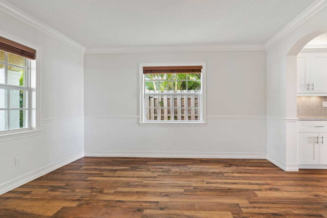17735 Carver Ave - Photo 6 of 31