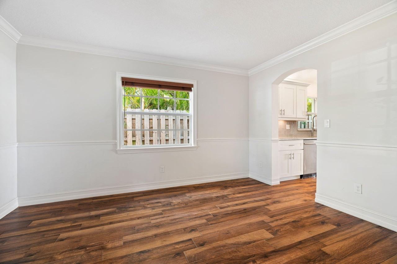 17735 Carver Ave - Photo 7 of 31