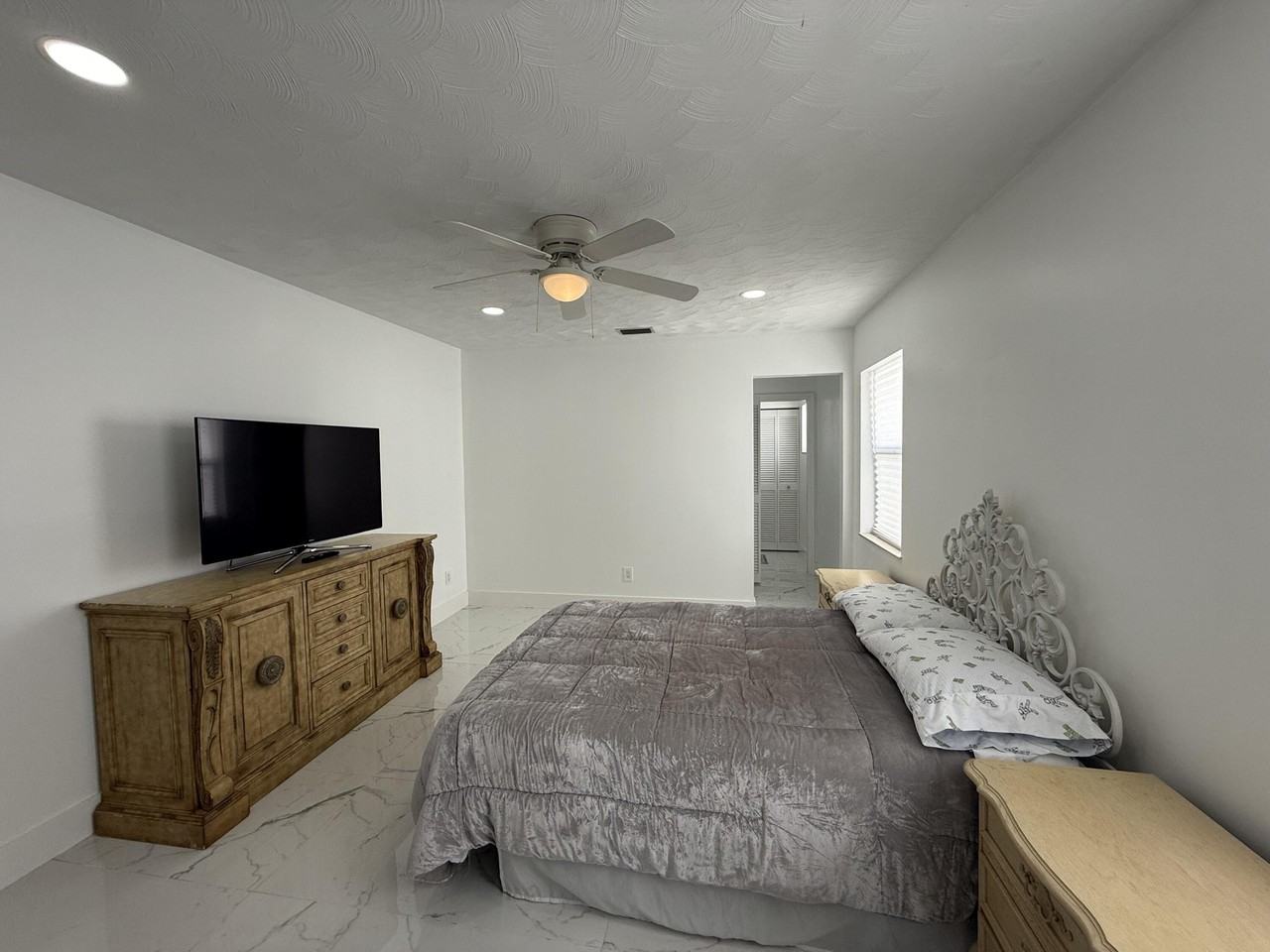1689 Se Harp Ln - Photo 3 of 5