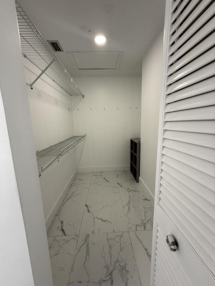 1689 Se Harp Ln - Photo 4 of 5
