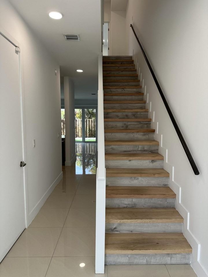 815 Ne 17th Ave #3 - Photo 2 of 27