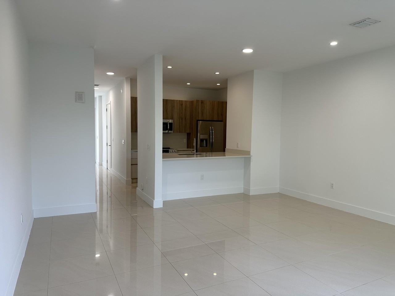 815 Ne 17th Ave #3 - Photo 7 of 27