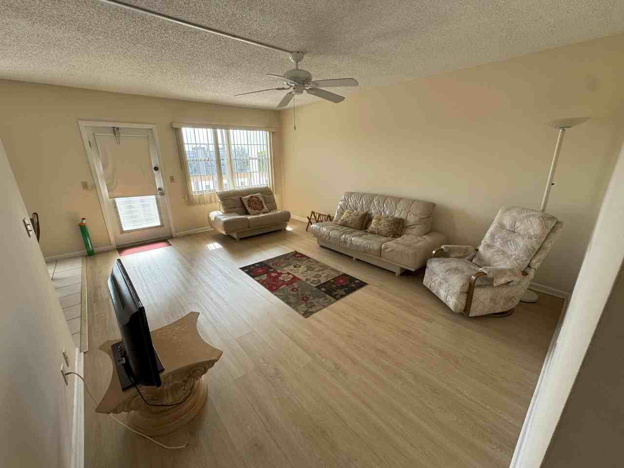 4075 Cornwall D - Photo 4 of 30
