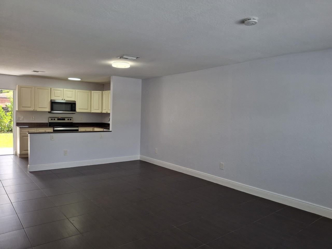 3731 Nw 110th Ave #AB - Photo 4 of 20