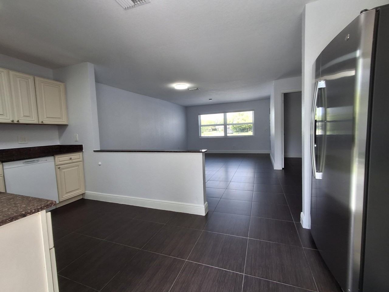 3731 Nw 110th Ave #AB - Photo 5 of 20