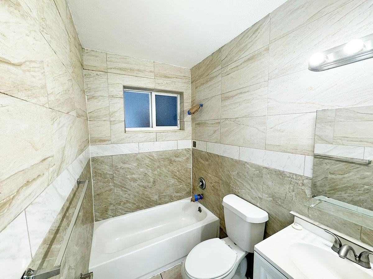 100 Nw 30th Ave #1 - Photo 5 of 10