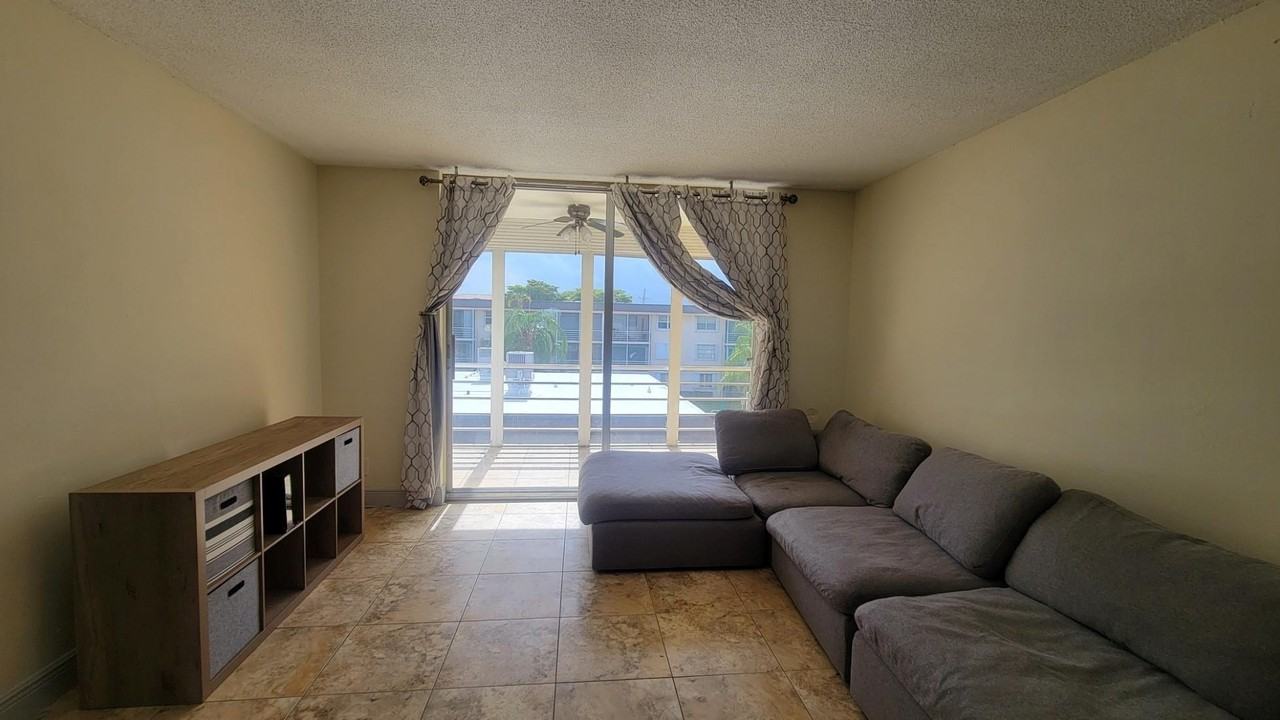 4500 N Federal Hwy #358G - Photo 3 of 12