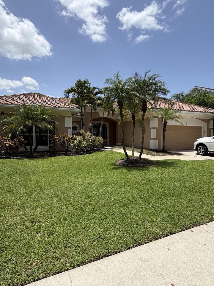 10114 Hunt Club Ln - Photo 2 of 19