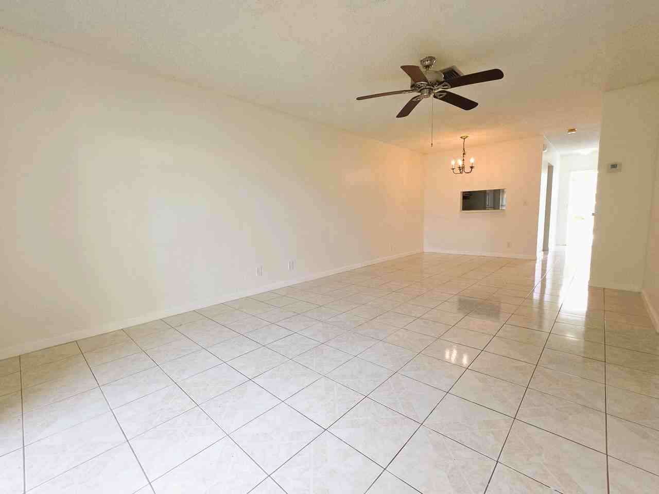 5445 Glenda St - Photo 5 of 32