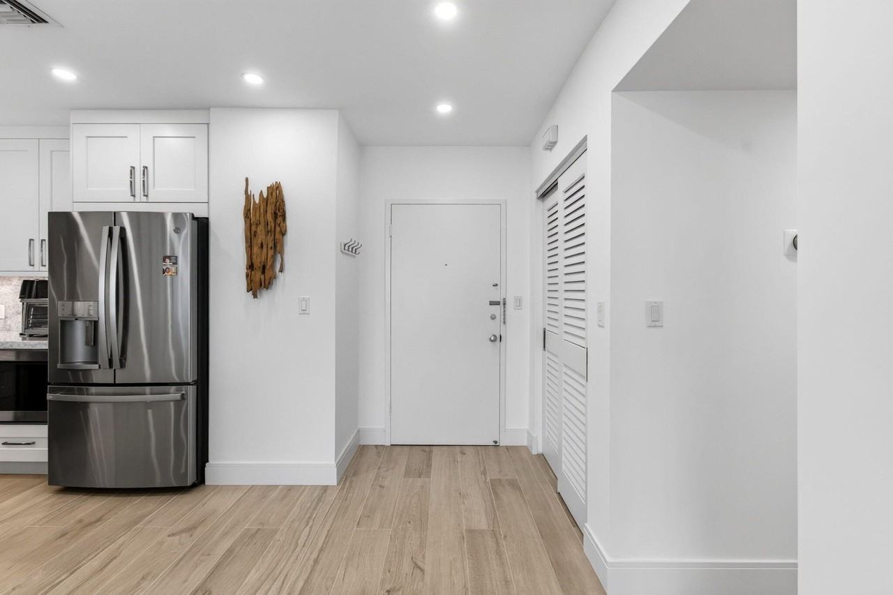 120 N Ocean Blvd #203 - Photo 5 of 50