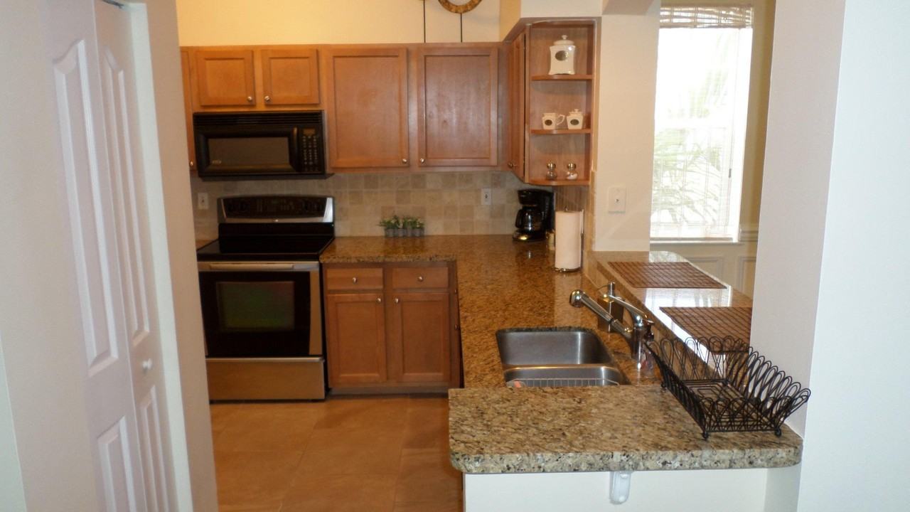276 Murcia Dr #307 - Photo 4 of 17
