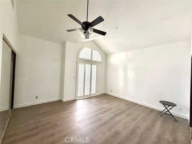 3100 W Riverside Dr - Photo 3 of 8