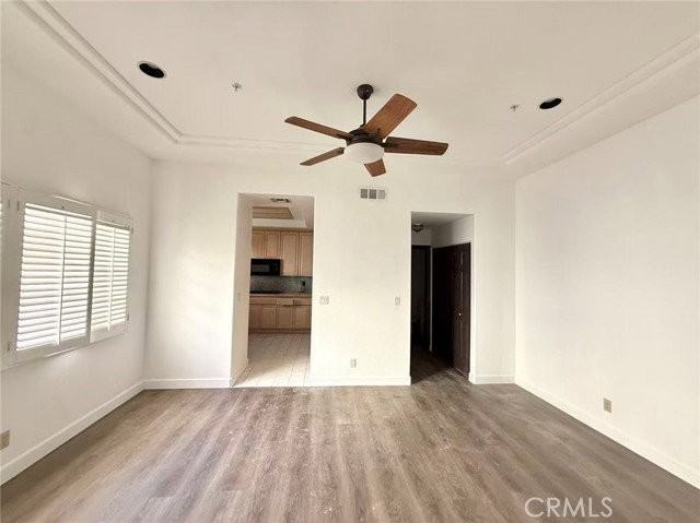 3100 W Riverside Dr - Photo 6 of 8