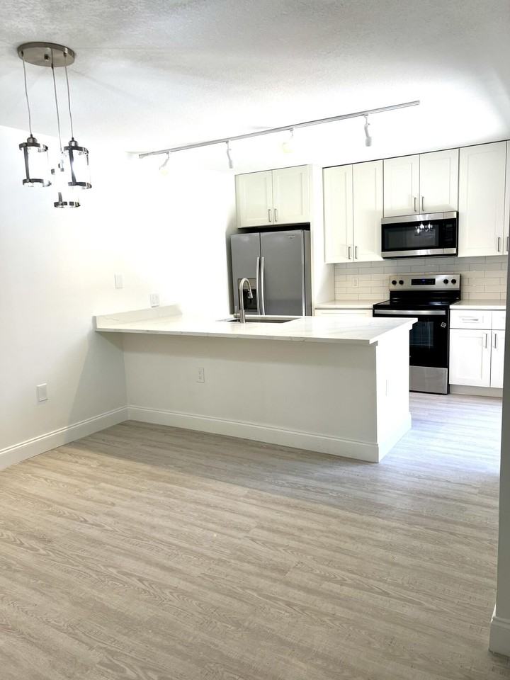 5121 51st Way - Photo 3 of 20
