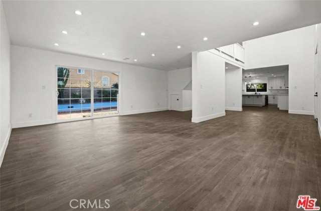 6257 Lindley Ave - Photo 2 of 8