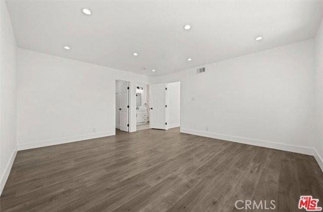 6257 Lindley Ave - Photo 6 of 8