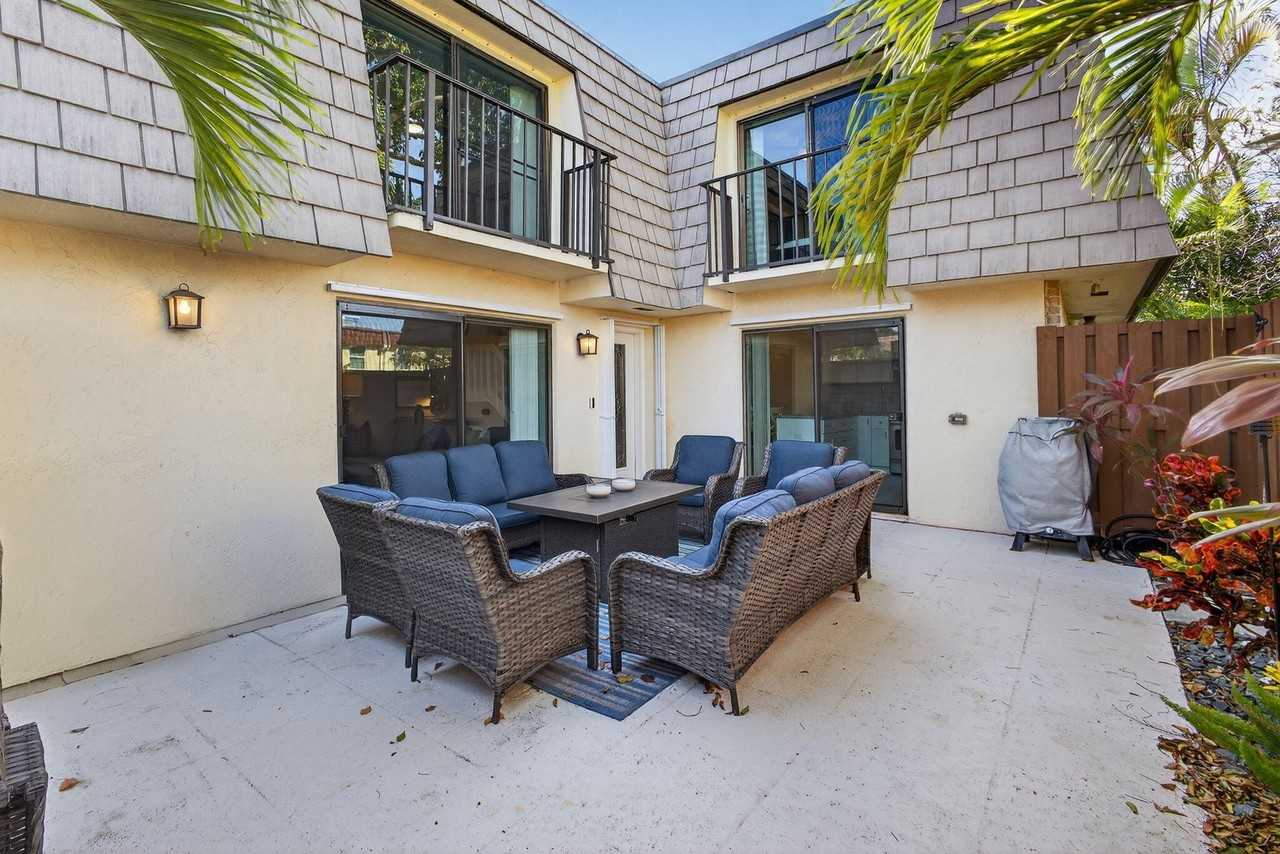 112 Ocean Cove Dr - Photo 6 of 50