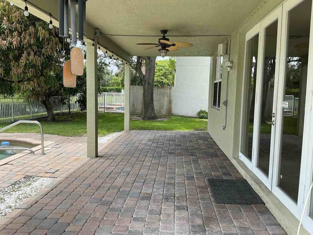 108 Kensington Way - Photo 4 of 48