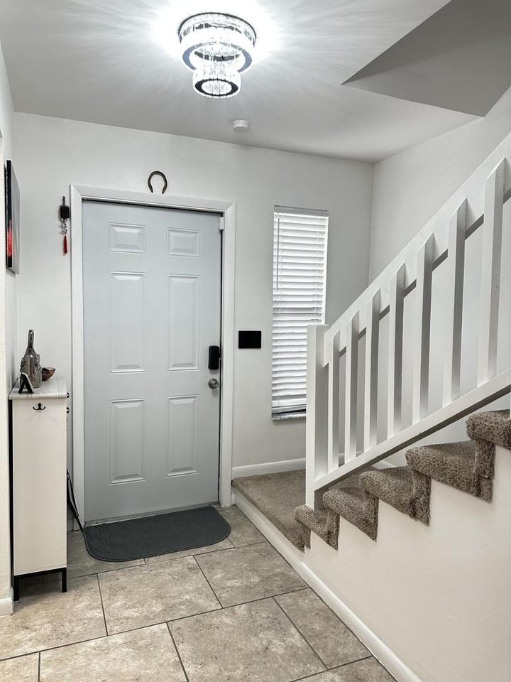 2105 Wharf Ln - Photo 4 of 22