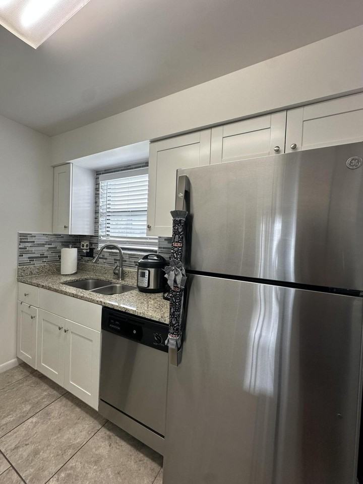 2105 Wharf Ln - Photo 7 of 22