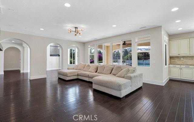 9611 Baden Ave - Photo 3 of 5
