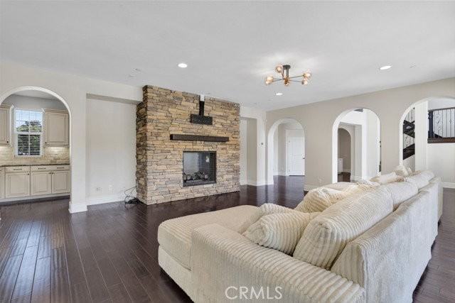 9611 Baden Ave - Photo 4 of 5