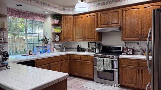 20616 Merridy St - Photo 2 of 6