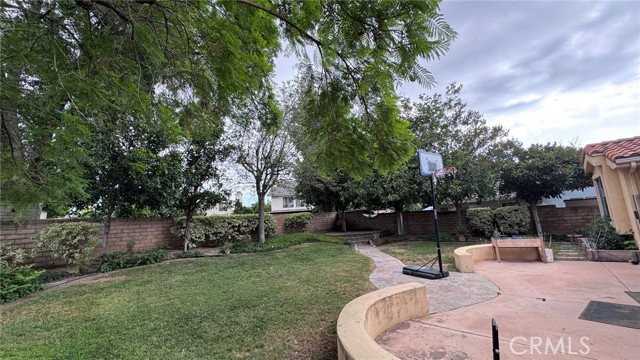 20616 Merridy St - Photo 5 of 6