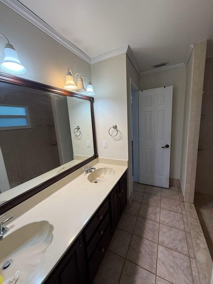 13584 Exotica Ln - Photo 7 of 22