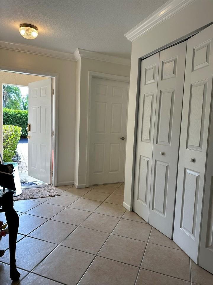 4460 Crystal Lake Dr - Photo 3 of 30