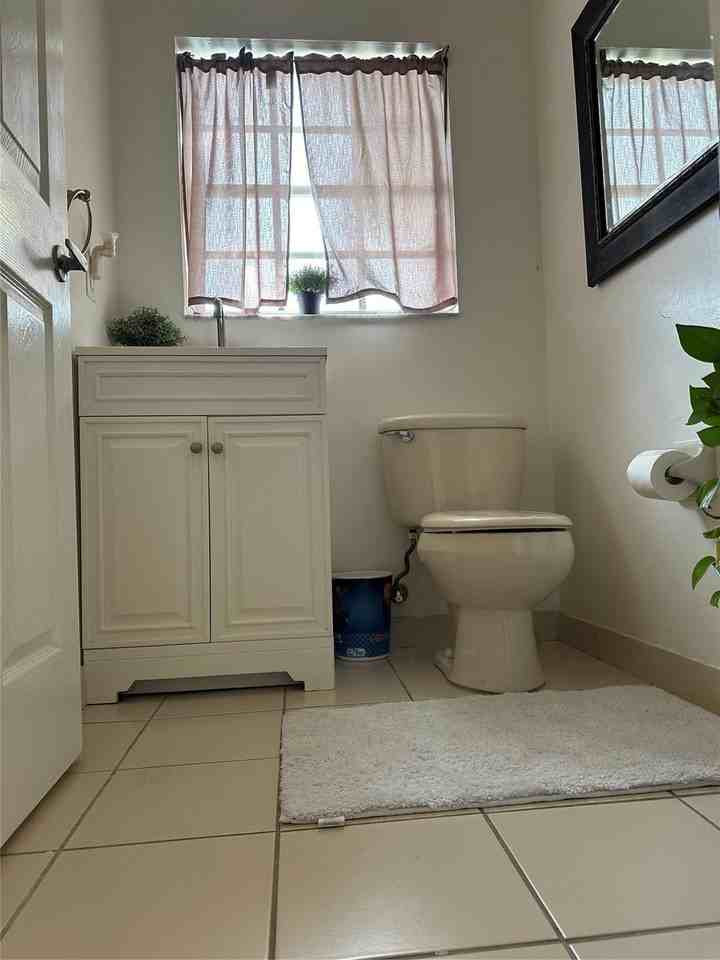 4460 Crystal Lake Dr - Photo 5 of 30