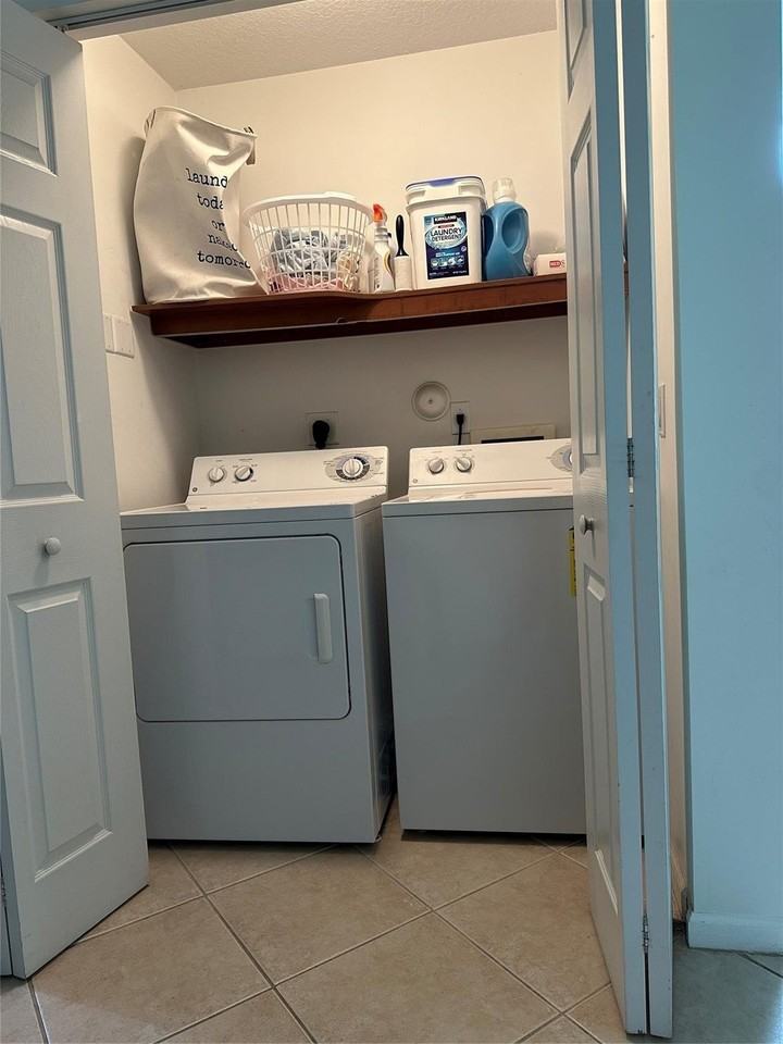 4460 Crystal Lake Dr - Photo 6 of 30