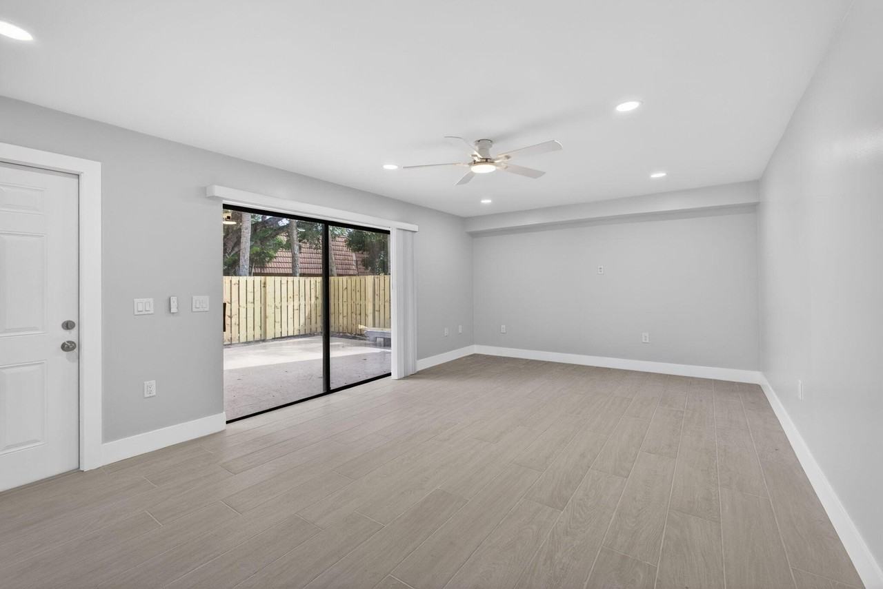 183 Charter Way - Photo 5 of 41