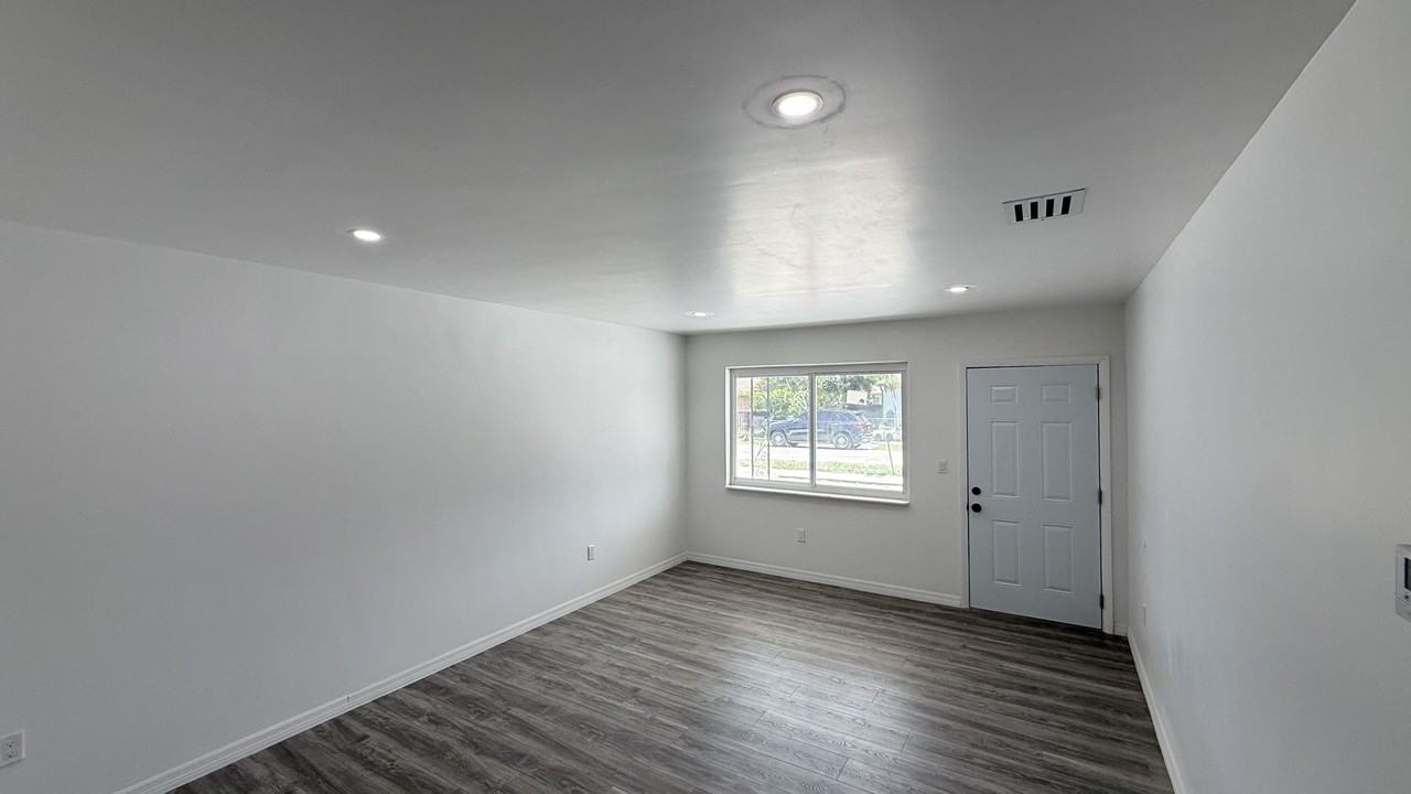 1063 Nw 108th Ter - Photo 6 of 17