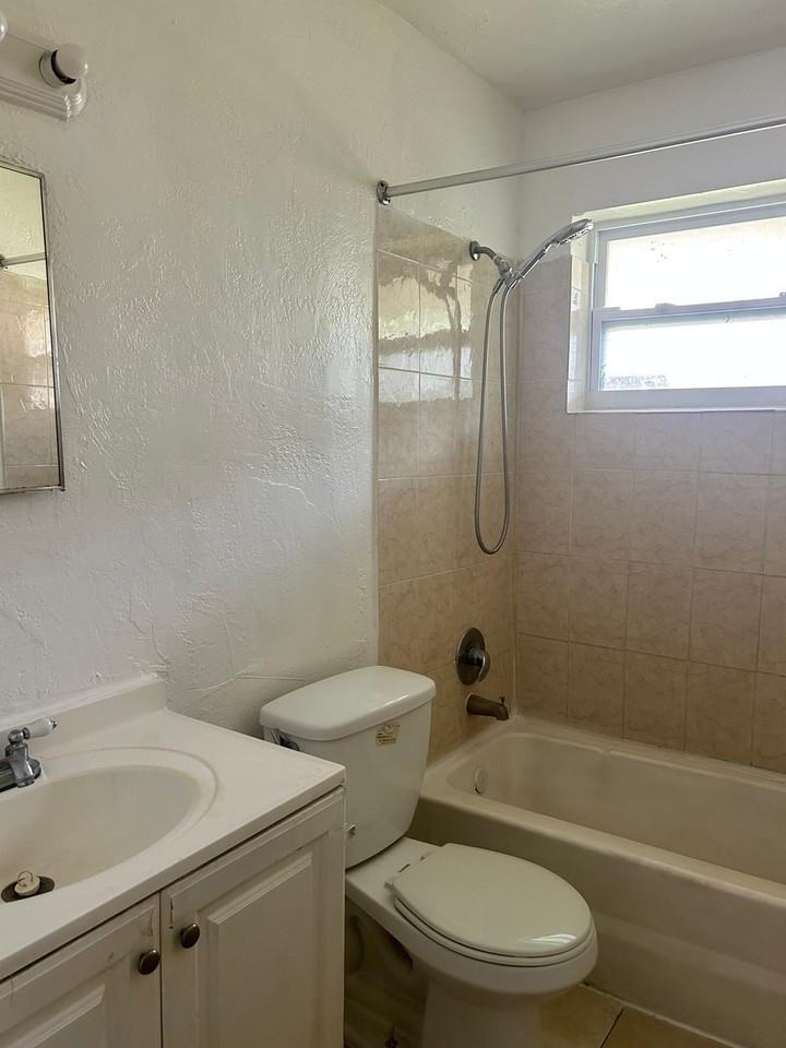 2240 Nw 59th Ter #1-4 - Photo 4 of 7