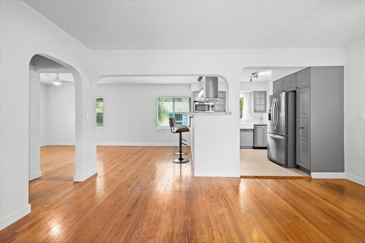 305 Ne 14th Ave - Photo 5 of 34
