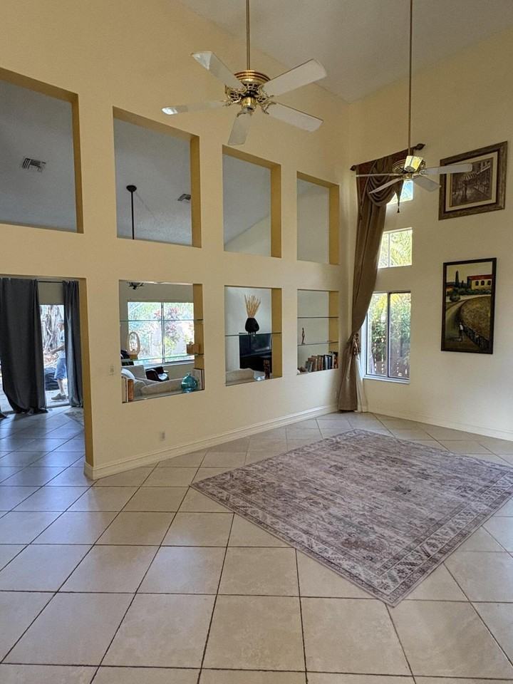 10091 Nw 5th St - Photo 5 of 35