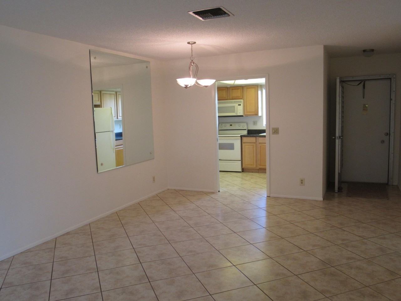 2679 Emory Dr E #F - Photo 4 of 17
