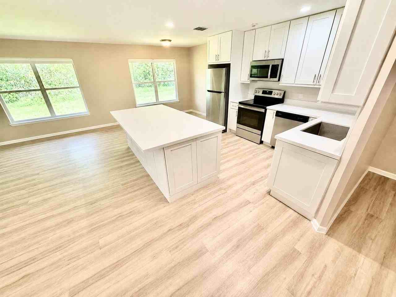 13338 76th Rd N - Photo 3 of 12