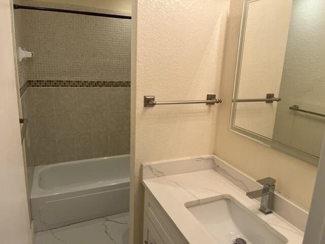 2960 Riverside Dr #318-2 - Photo 5 of 7