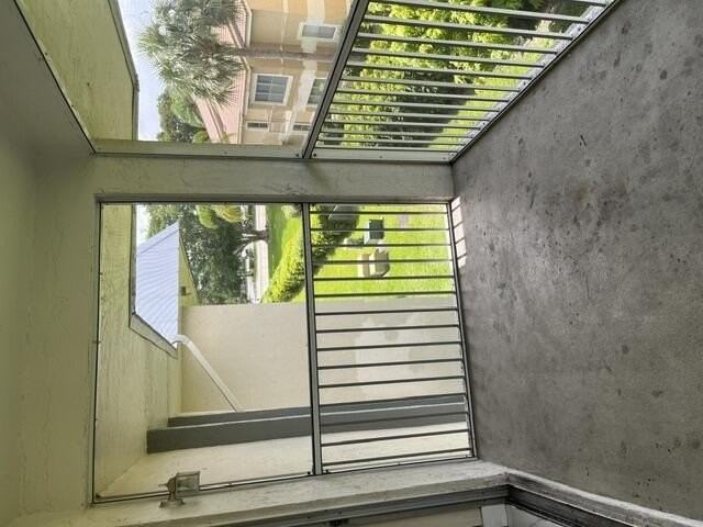 2960 Riverside Dr #318-2 - Photo 7 of 7
