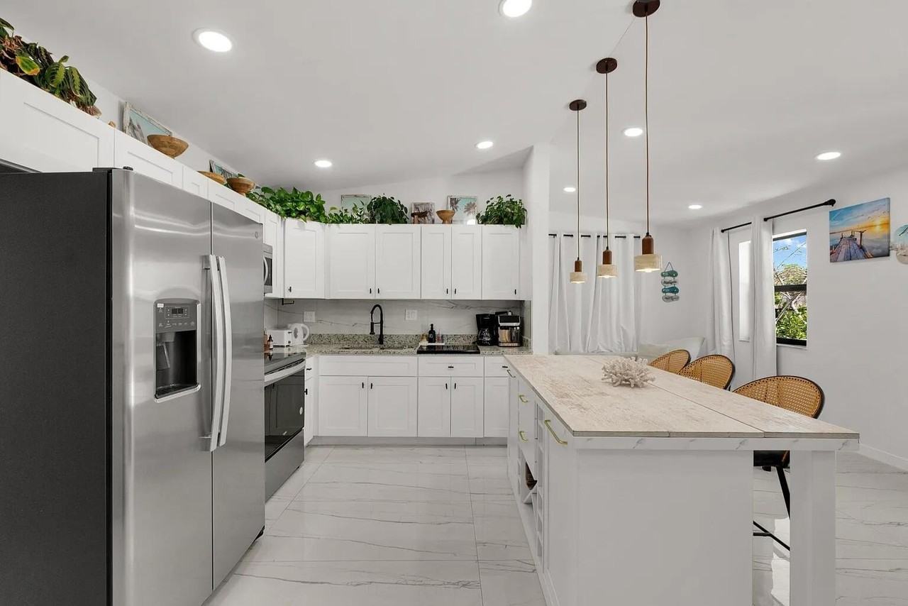 1433 Ne 53rd Ct - Photo 5 of 16